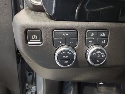 Used 2025 GMC Sierra 1500 SLT AWD/4WD image 24