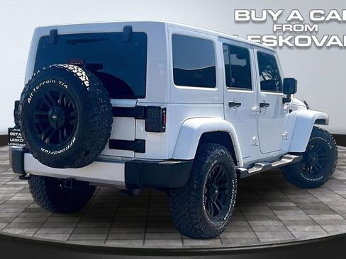 Used 2013 Jeep Wrangler Unlimited Sahara w/ Connectivity Group AWD/4WD image 12