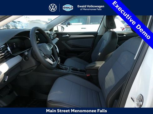 New 2025 Volkswagen Jetta SE image 28