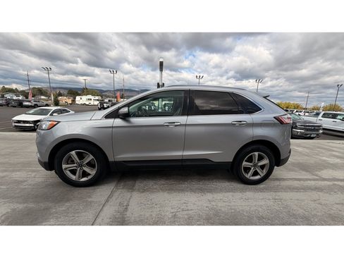 Used 2021 Ford Edge SEL w/ Convenience Package image 4