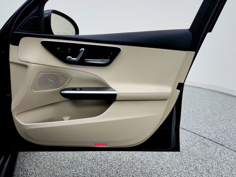 Used 2025 Mercedes-Benz C 300 Sedan image 20