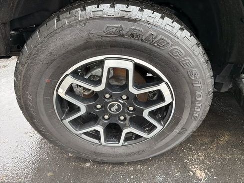 Used 2025 Ford Bronco Outer Banks image 17