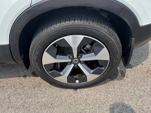 Certified 2023 Volvo XC40 B5 Plus w/ Climate Package AWD/4WD image 31