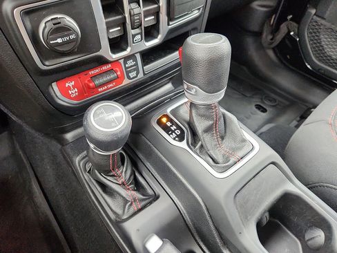 Used 2020 Jeep Gladiator Rubicon image 12