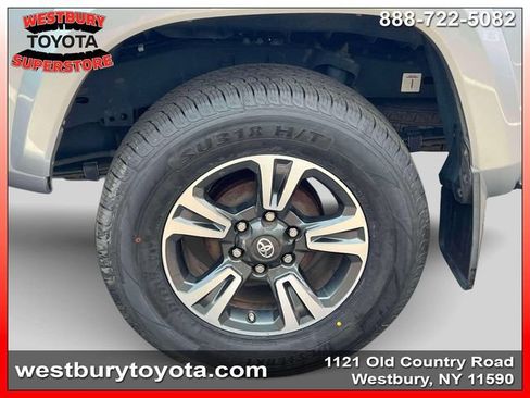 Used 2017 Toyota Tacoma TRD Sport w/ Tow Package AWD/4WD image 14