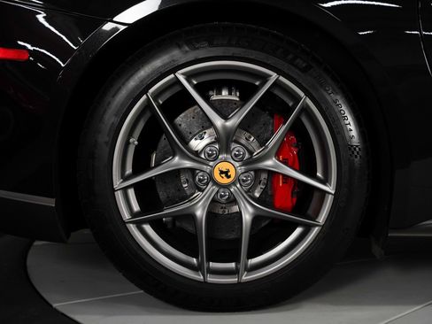 Used 2016 Ferrari F12 Berlinetta image 24