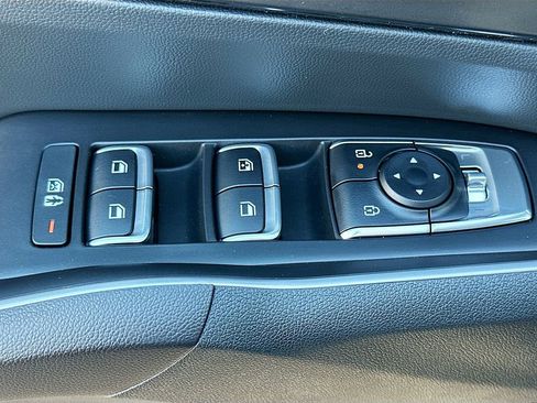 Used 2025 Kia Sorento S w/ Panoramic Sunroof Package image 18