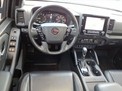 Used 2022 Nissan Frontier PRO-4X w/ Pro-4X Premium Package AWD/4WD image 11