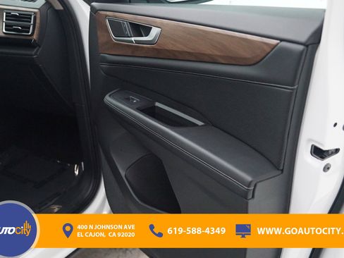 Used 2024 Volkswagen Atlas SE image 17