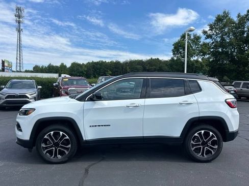 Used 2022 Jeep Compass Limited AWD/4WD image 12
