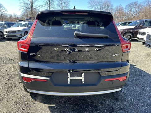 New 2025 Volvo XC40 B5 Core w/ Protection Package Premier image 16
