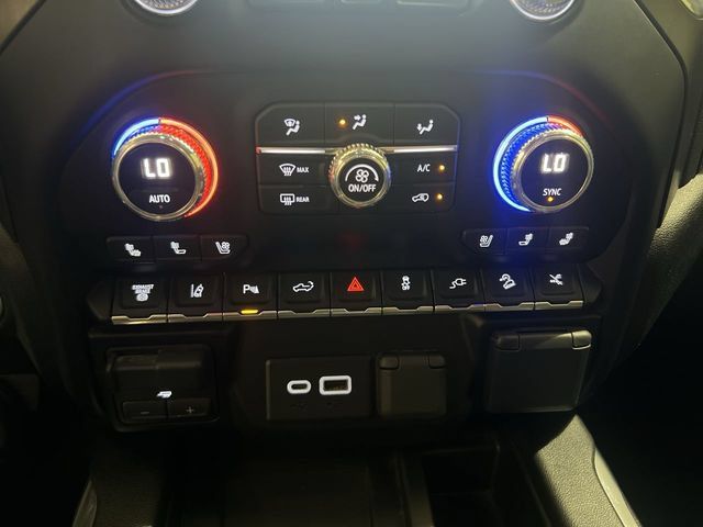 Used 2022 GMC Sierra 2500 AT4 w/ AT4 Premium Plus Package AWD/4WD image 17