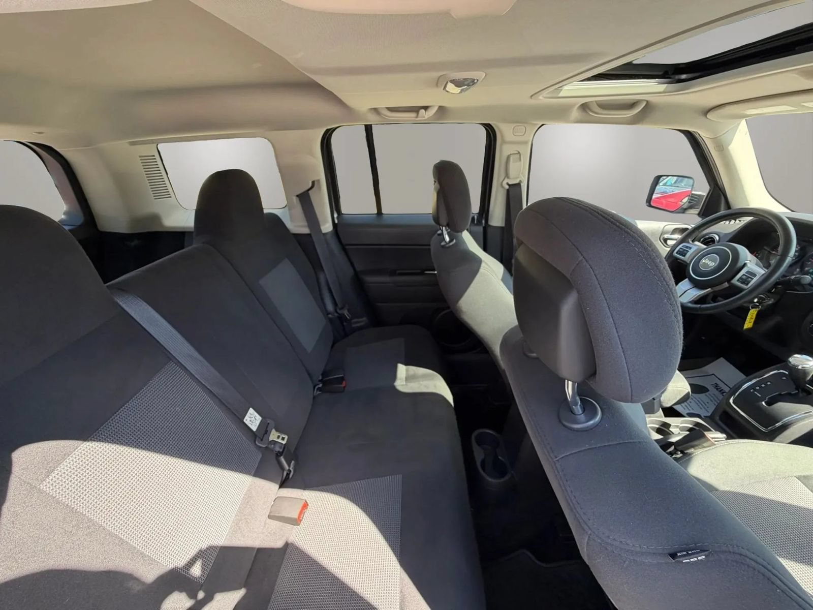 Used 2011 Jeep Patriot Latitude AWD/4WD image 28