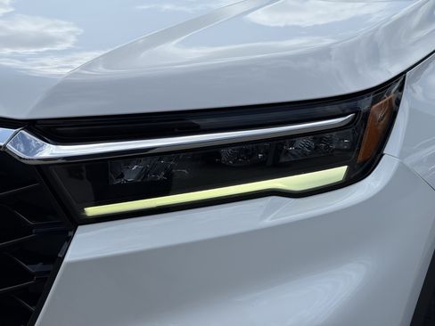 Used 2023 Honda Pilot Elite image 6
