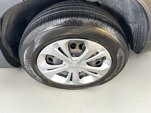 Used 2024 Chevrolet Trax LS image 11