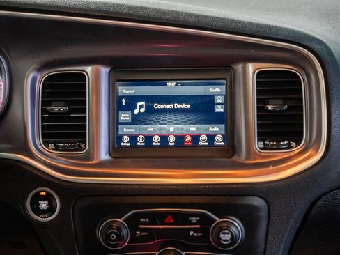 Used 2019 Dodge Charger SXT w/ Leather Interior Group image 19