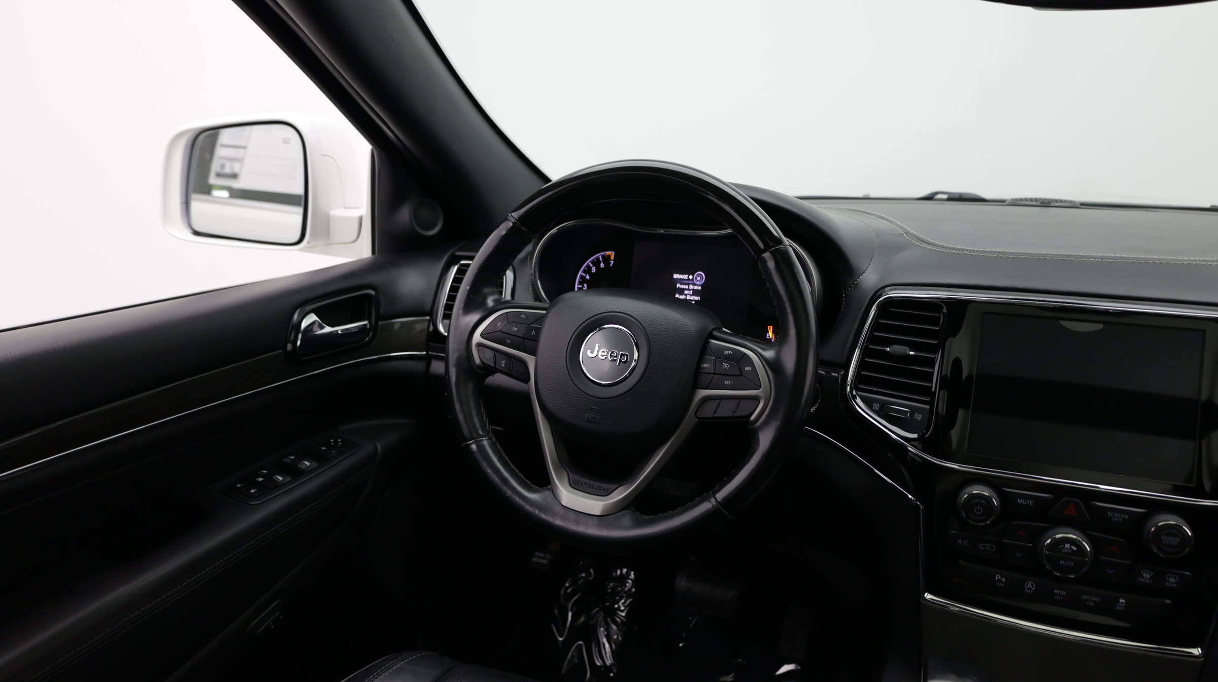 Used 2020 Jeep Grand Cherokee Overland RWD image 30