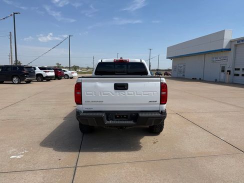 Used 2022 Chevrolet Colorado ZR2 w/ ZR2 Dusk Special Edition AWD/4WD image 3