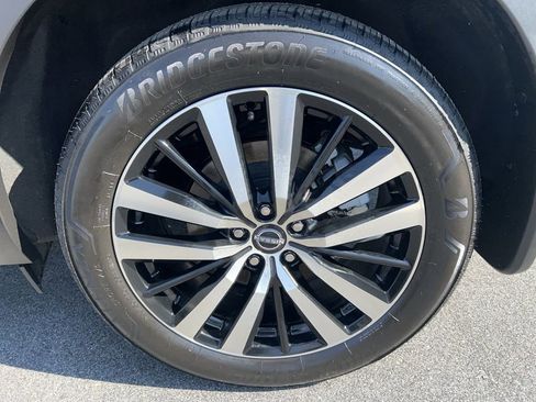 Certified 2025 Nissan Pathfinder Platinum w/ Cargo Package image 27