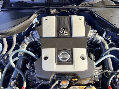 Used 2015 Nissan 370Z Coupe RWD image 22