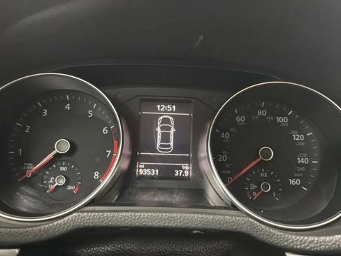 Used 2017 Volkswagen Passat 1.8T R-Line FWD image 11