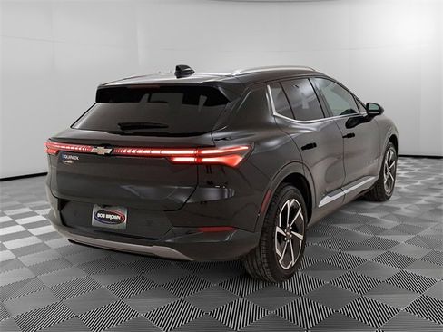 Used 2025 Chevrolet Equinox EV LT w/ Convenience Package image 3