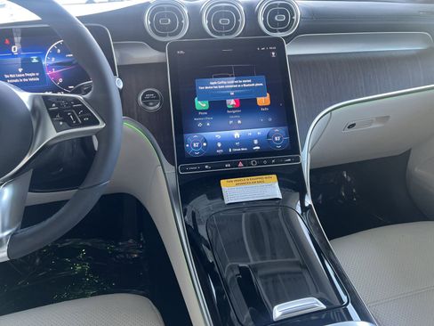 Certified 2025 Mercedes-Benz GLC 300 image 33