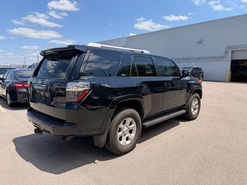 Used 2016 Toyota 4Runner SR5 Premium AWD/4WD image 4