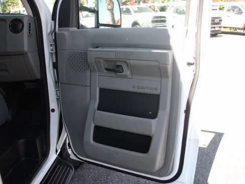 Used 2019 Ford E-350 and Econoline 350 Super Duty image 33