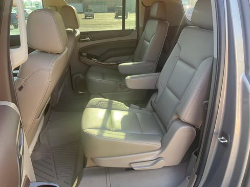 Used 2019 Chevrolet Suburban Premier image 11