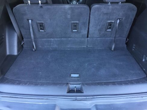 Used 2021 Chevrolet Traverse LT image 12