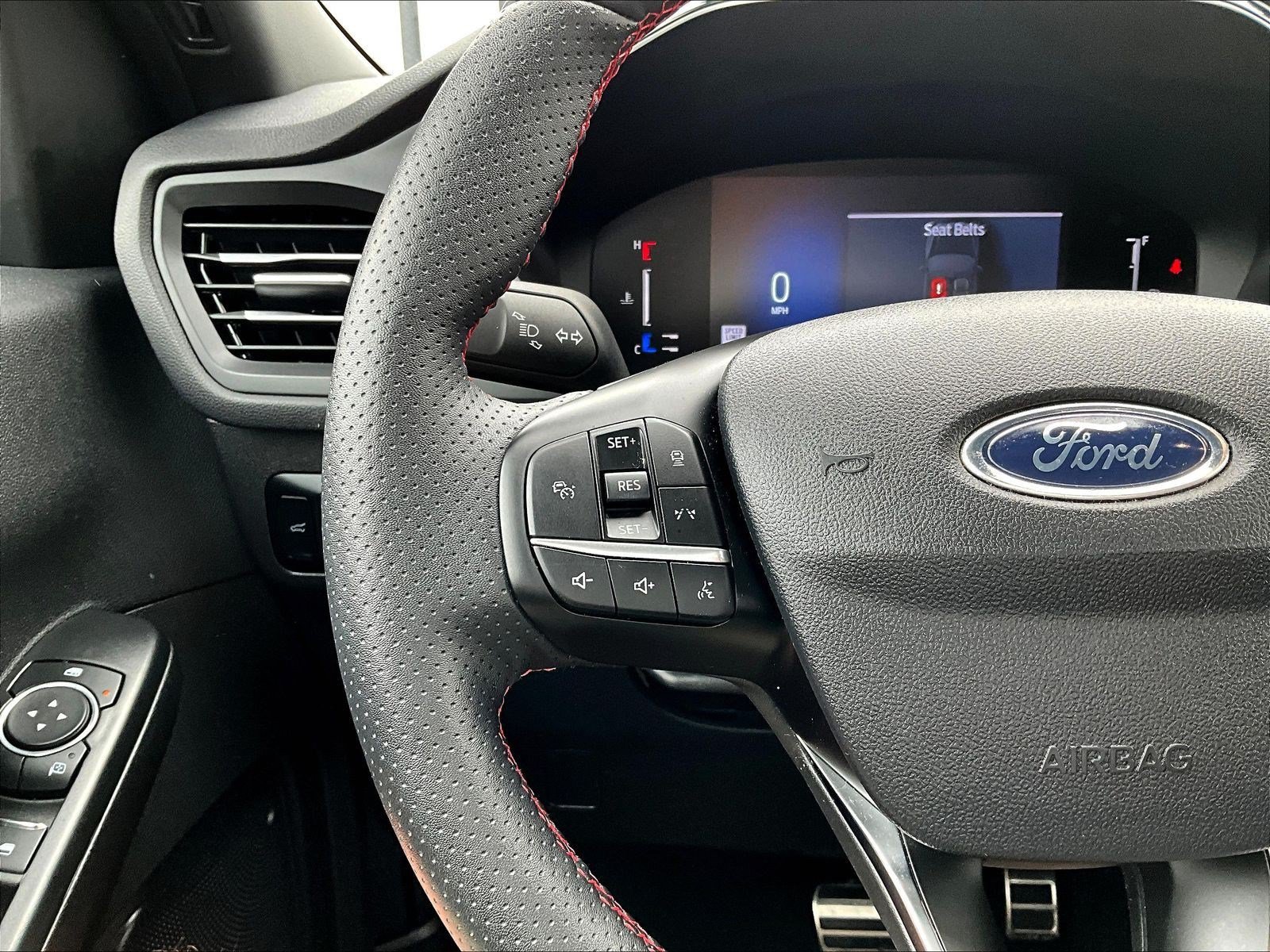 Used 2024 Ford Escape ST-Line w/ Tech Pack #1 AWD/4WD image 10