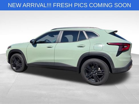 Used 2025 Chevrolet Trax ACTIV w/ Sunroof Package FWD image 4