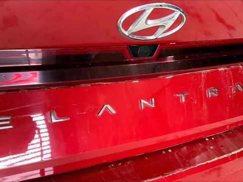 Used 2021 Hyundai Elantra SEL image 10