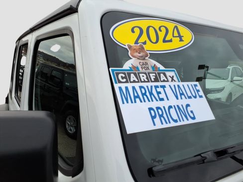 Used 2024 Jeep Wrangler Unlimited Rubicon 4xe image 9