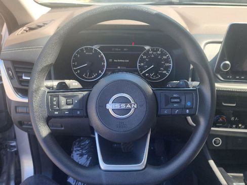 Used 2023 Nissan Rogue SV AWD/4WD image 11