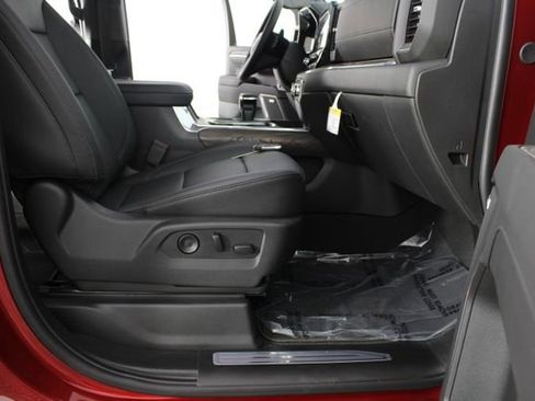 New 2026 GMC Sierra 1500 SLT image 23