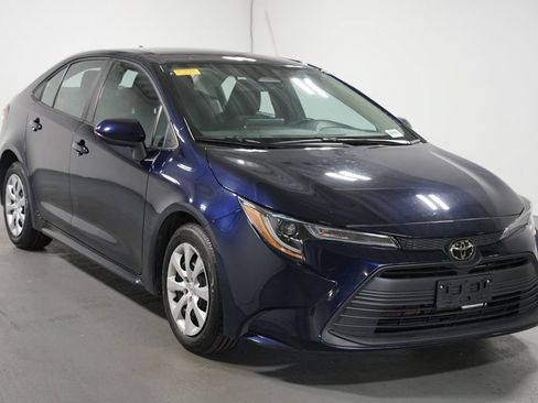 Certified 2024 Toyota Corolla LE FWD image 3
