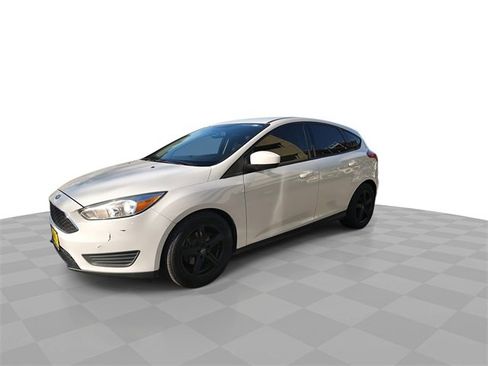 Used 2018 Ford Focus SE image 4