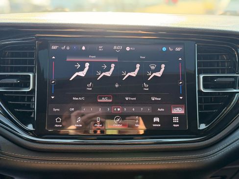 Used 2022 Dodge Durango SXT w/ Blacktop Package AWD/4WD image 34