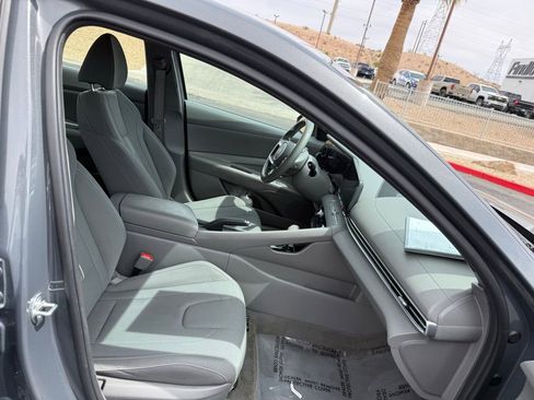 Used 2024 Hyundai Elantra SEL FWD image 13