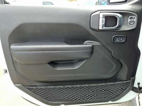 Used 2024 Jeep Wrangler Unlimited Rubicon 4xe AWD/4WD image 10