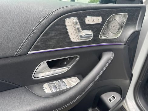 New 2026 Mercedes-Benz GLS 580 4MATIC image 10