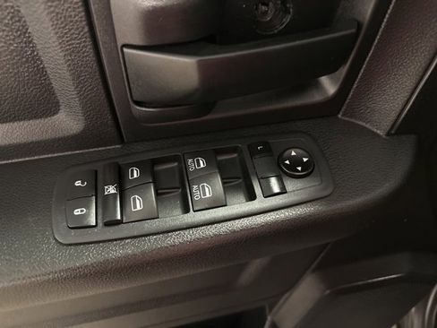 Used 2017 RAM 1500 ST w/ SXT Appearance Group image 9