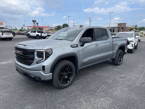 Used 2025 GMC Sierra 1500 Elevation AWD/4WD image 1