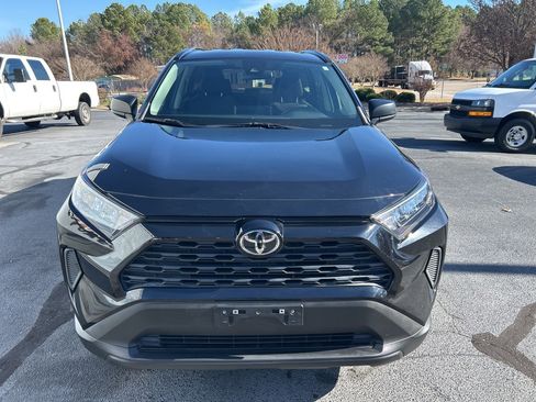Used 2021 Toyota RAV4 LE image 2