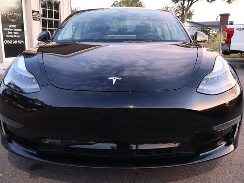 Used 2022 Tesla Model 3 Standard Range RWD image 3