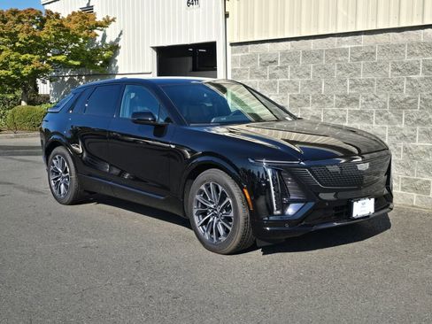 New 2026 Cadillac Lyriq Sport image 10