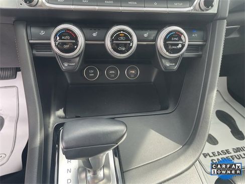 Used 2023 Genesis G70 2.0T image 16