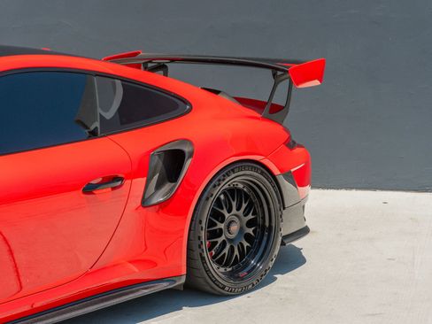 Used 2018 Porsche 911 GT2 RS RWD image 23